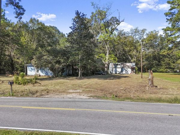 16011 Peairs Rd, Pride, LA 70770