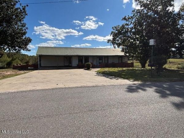 12400 614 Road, Philadelphia, MS 39350