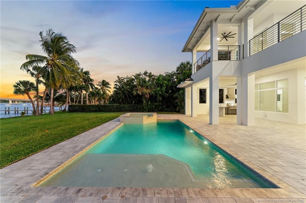 505 SE Saint Lucie Boulevard, Stuart, FL 34996 Photo