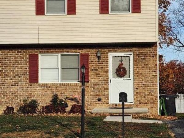 617 CRICKET LN, MCSHERRYSTOWN, PA 17344