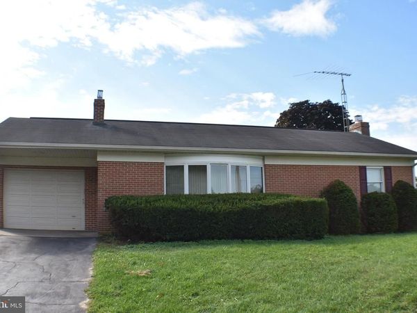 209 WEST AVENUE, RED LION, PA 17356