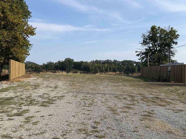 2700 CATFISH LN, Unit 17,18, Crump, TN 38327