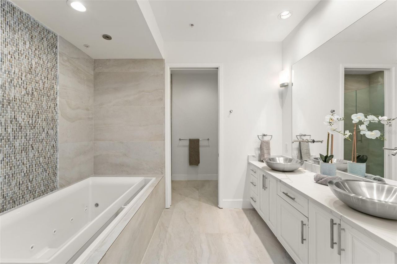 150 E Robinson Street, Unit PH3504, Orlando, FL 32801 Photo