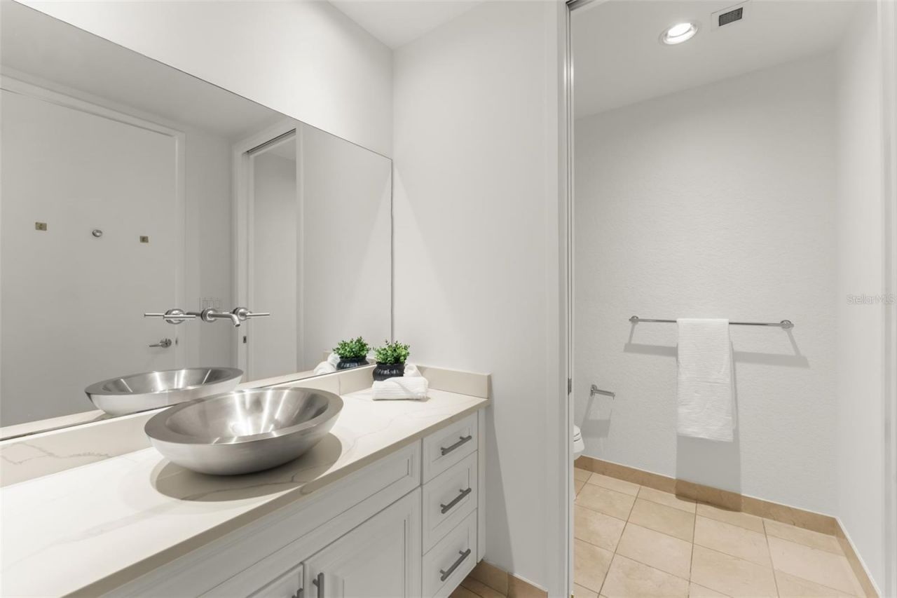 150 E Robinson Street, Unit PH3504, Orlando, FL 32801 Photo