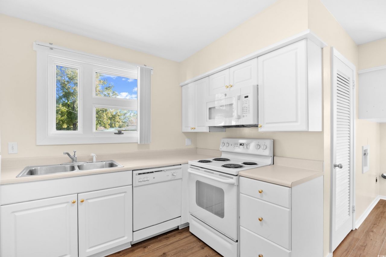 3766 Spruce Dr. Photo 10