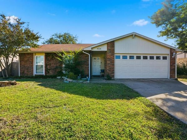 4124 Blue Flag Lane, Fort Worth, TX 76137