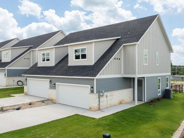 720 N Sycamore Street, Hico, TX 76457