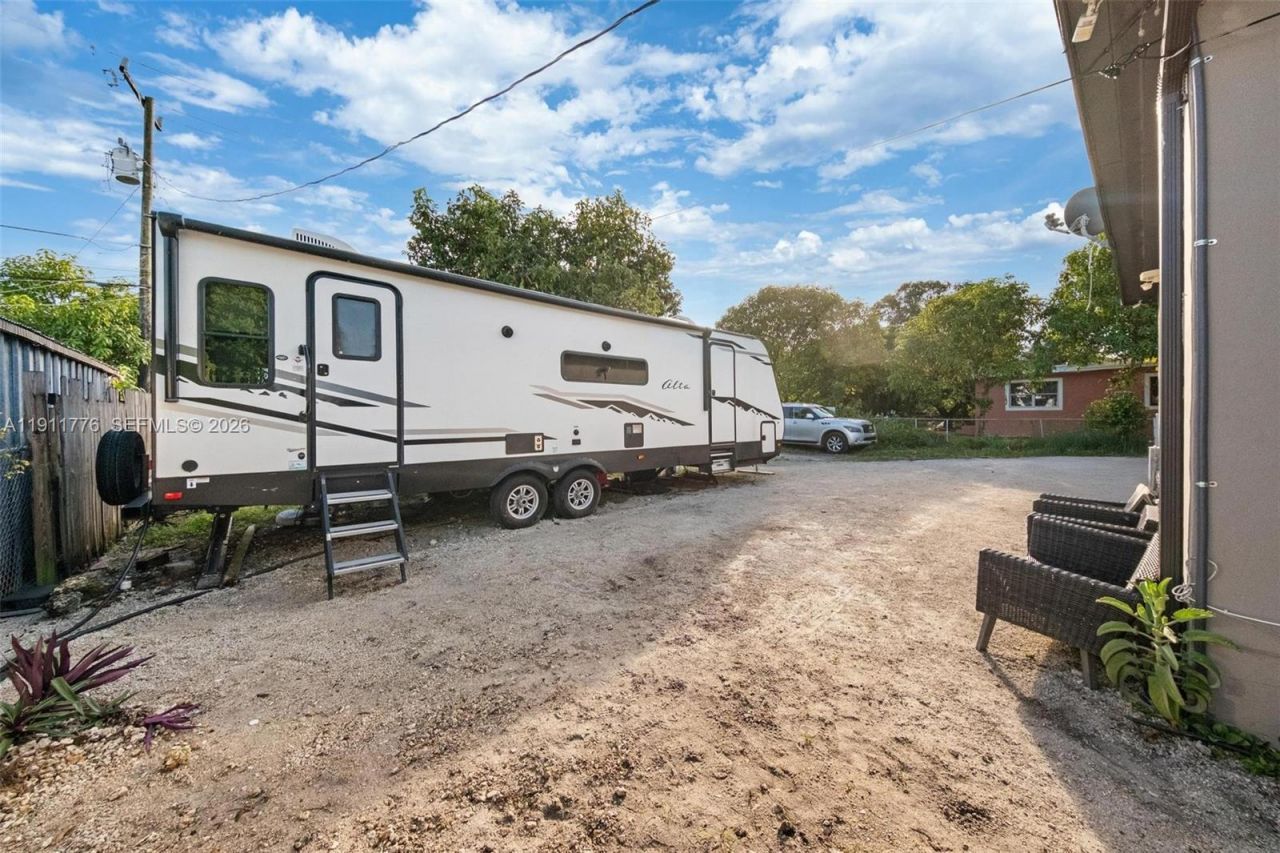 740 135 St, North Miami, FL 33168 Photo