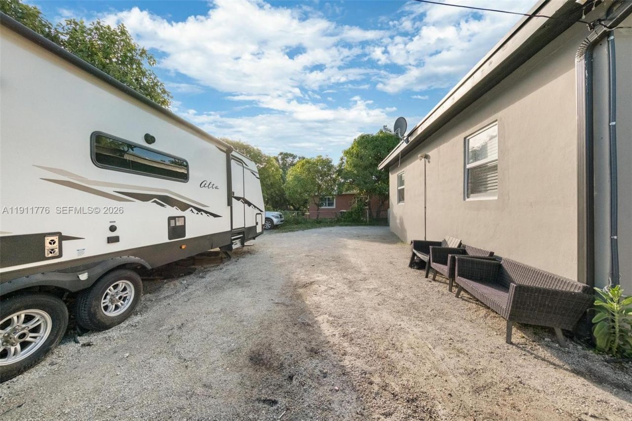 740 135 St, North Miami, FL 33168 Photo