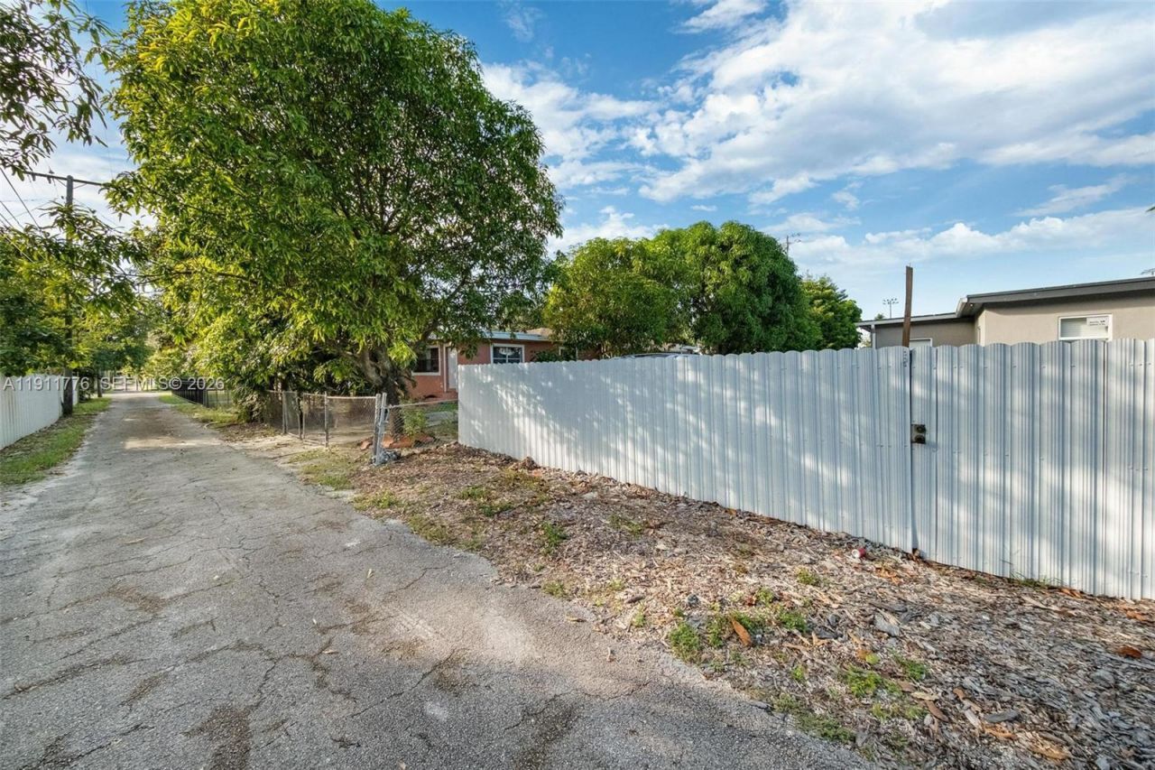 740 135 St, North Miami, FL 33168 Photo