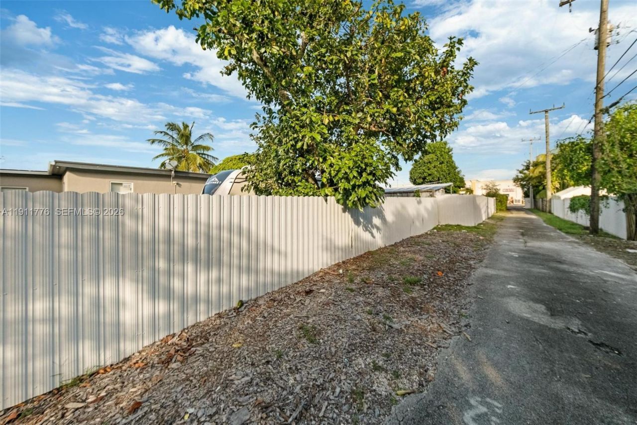 740 135 St, North Miami, FL 33168 Photo