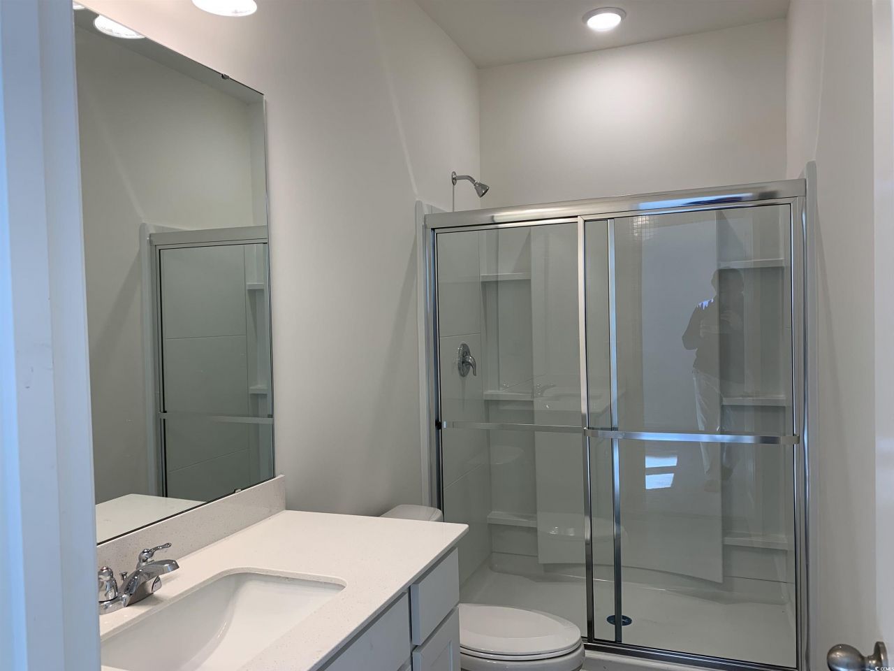 117 Admiral St Photo 11