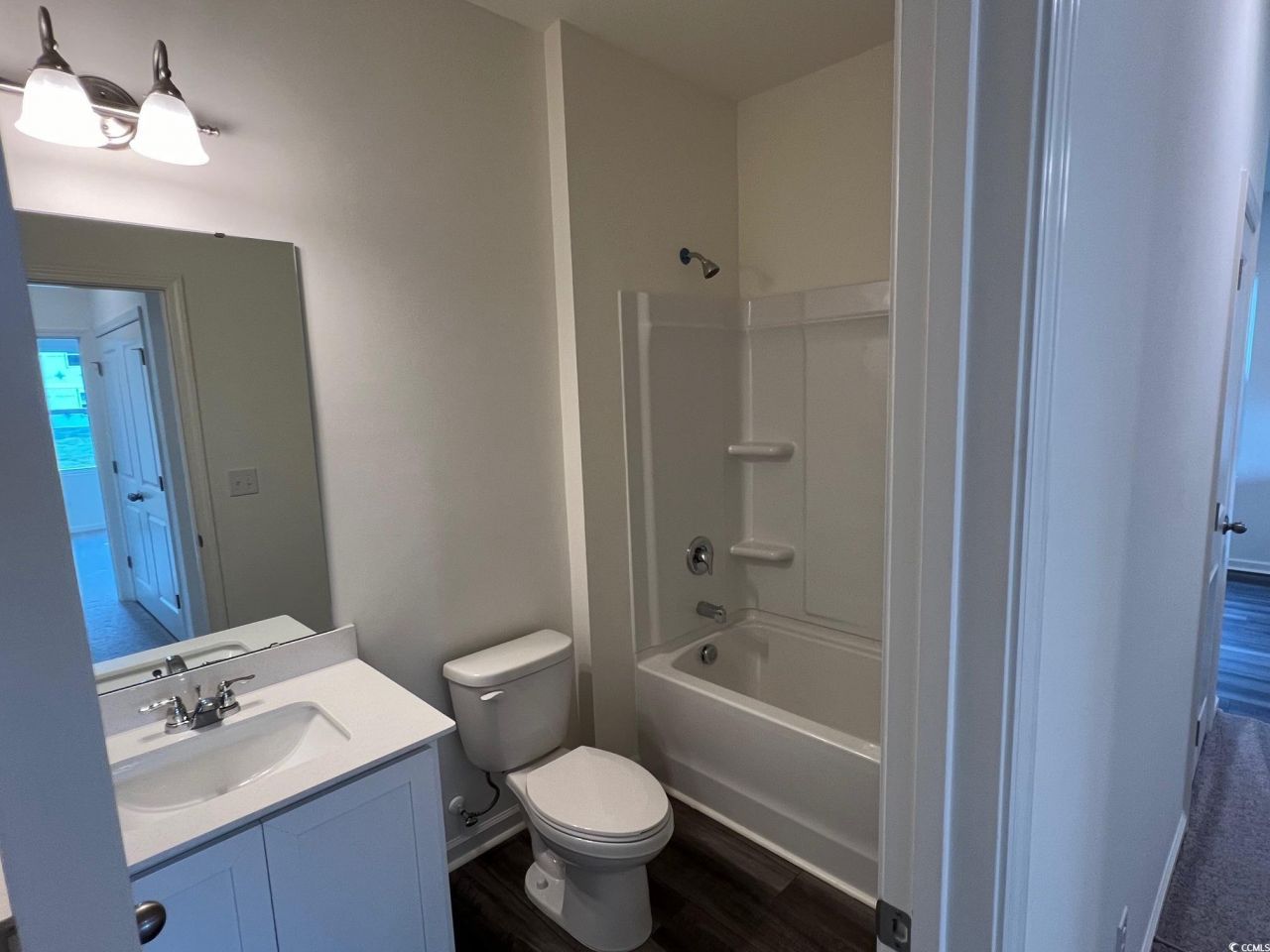 117 Admiral St Photo 6