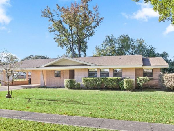 300 Claymore Drive, Lafayette, LA 70503