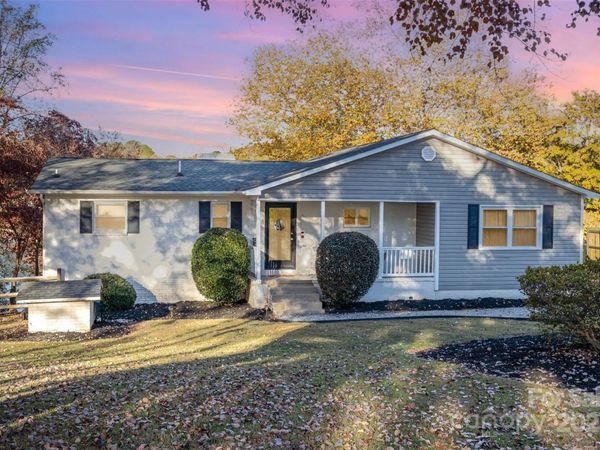 7088 Wateredge Drive, Sherrills Ford, NC 28673