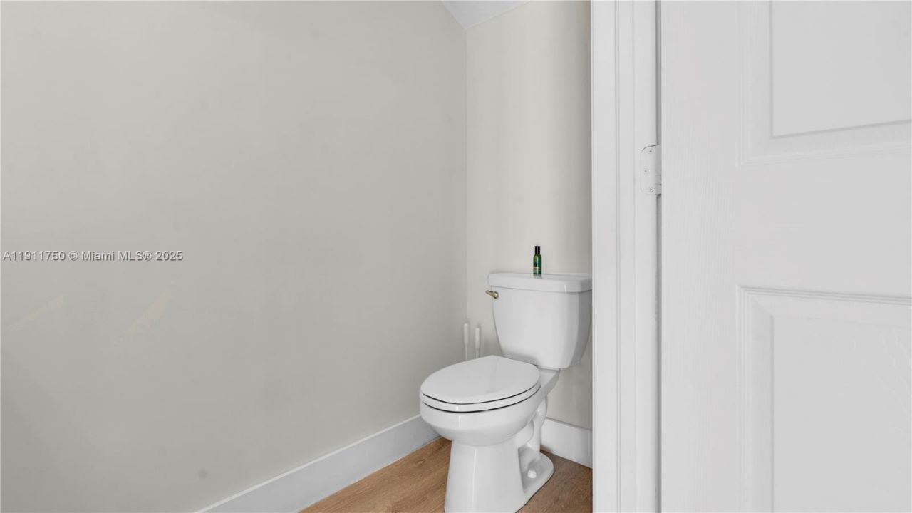 10547 W 34th Ct, Hialeah, FL 33018 Photo