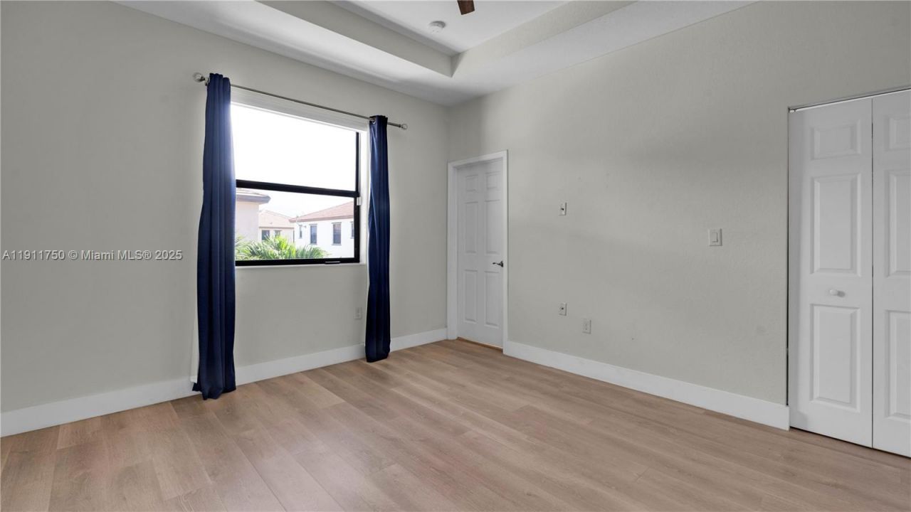 10547 W 34th Ct, Hialeah, FL 33018 Photo