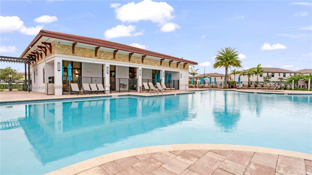 10547 W 34th Ct, Hialeah, FL 33018 Photo