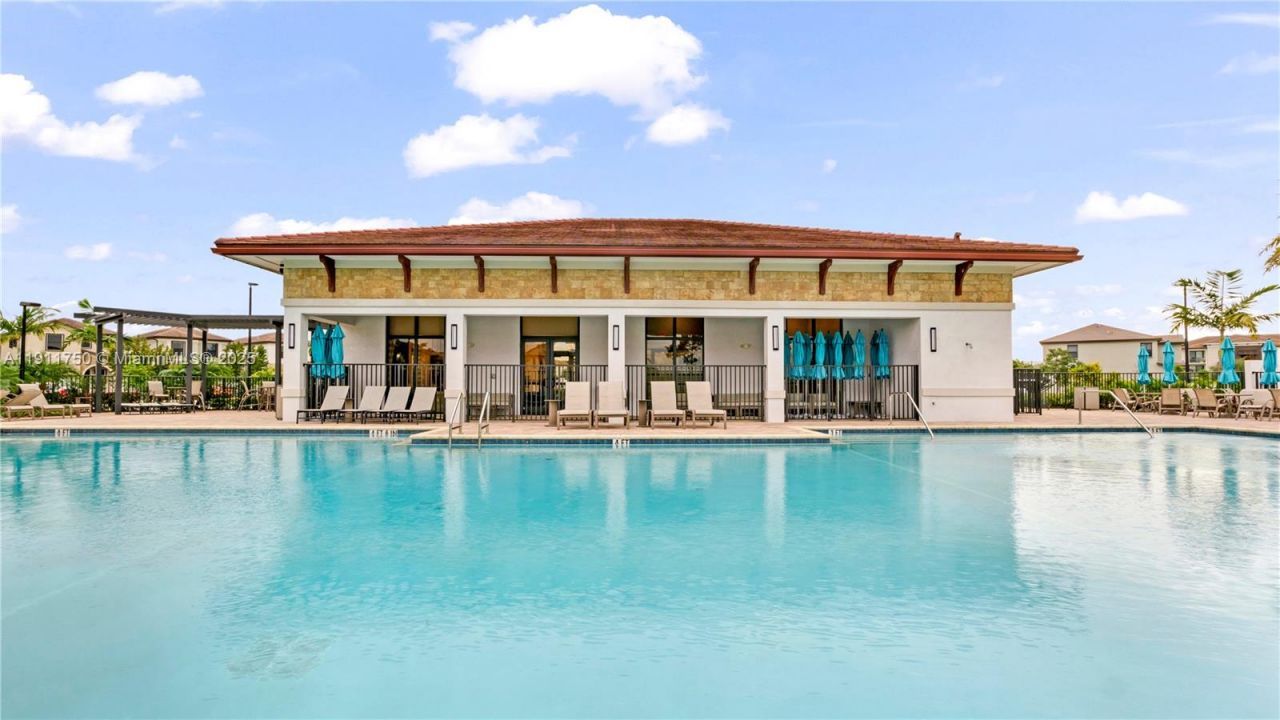 10547 W 34th Ct, Hialeah, FL 33018 Photo