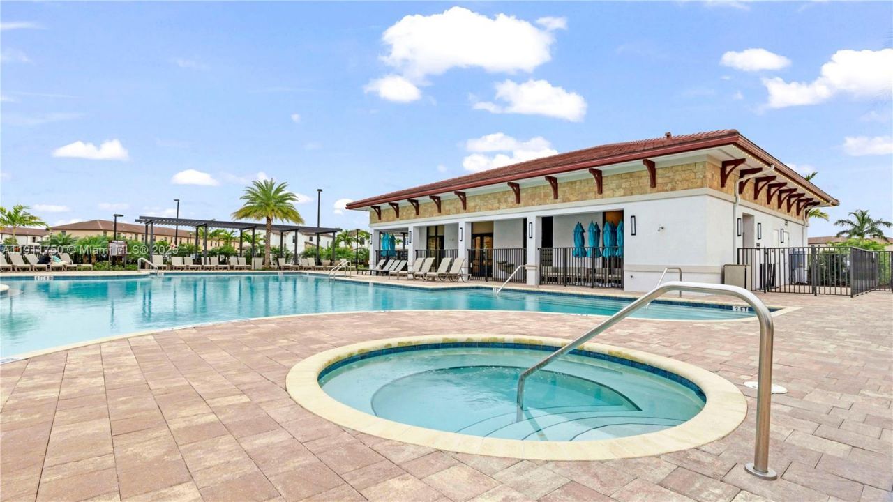 10547 W 34th Ct, Hialeah, FL 33018 Photo