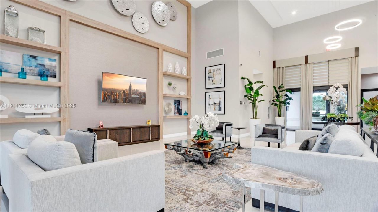 10547 W 34th Ct, Hialeah, FL 33018 Photo