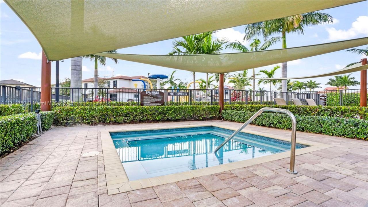 10547 W 34th Ct, Hialeah, FL 33018 Photo