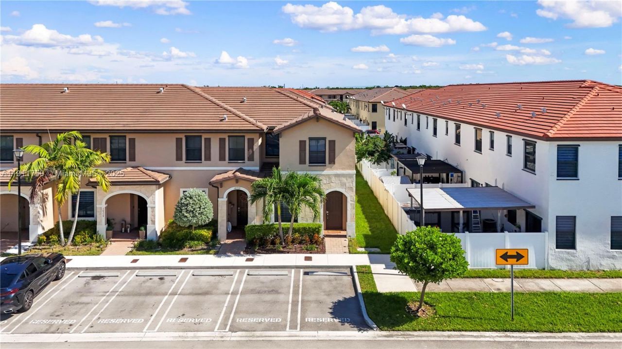 10547 W 34th Ct, Hialeah, FL 33018 Photo