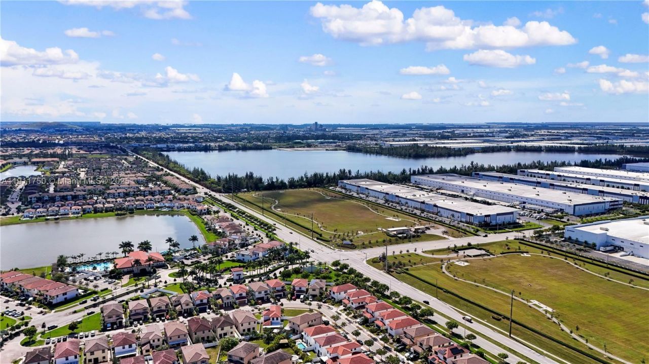 10547 W 34th Ct, Hialeah, FL 33018 Photo