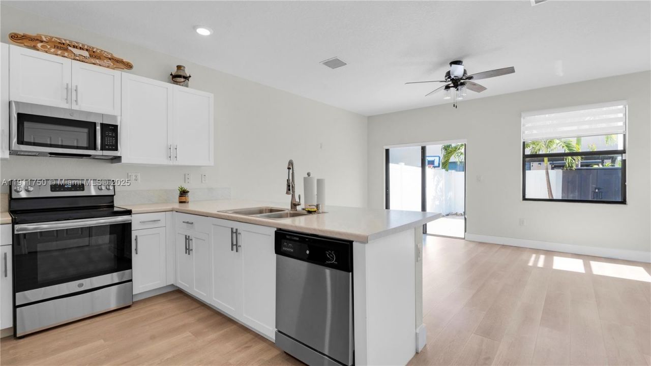 10547 W 34th Ct, Hialeah, FL 33018 Photo