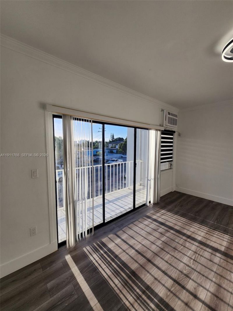 2101 Normandy Dr, Unit 216, Miami Beach, FL 33141 Photo