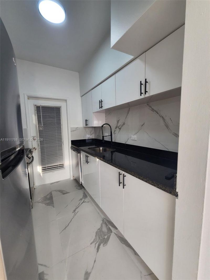 2101 Normandy Dr, Unit 216, Miami Beach, FL 33141 Photo