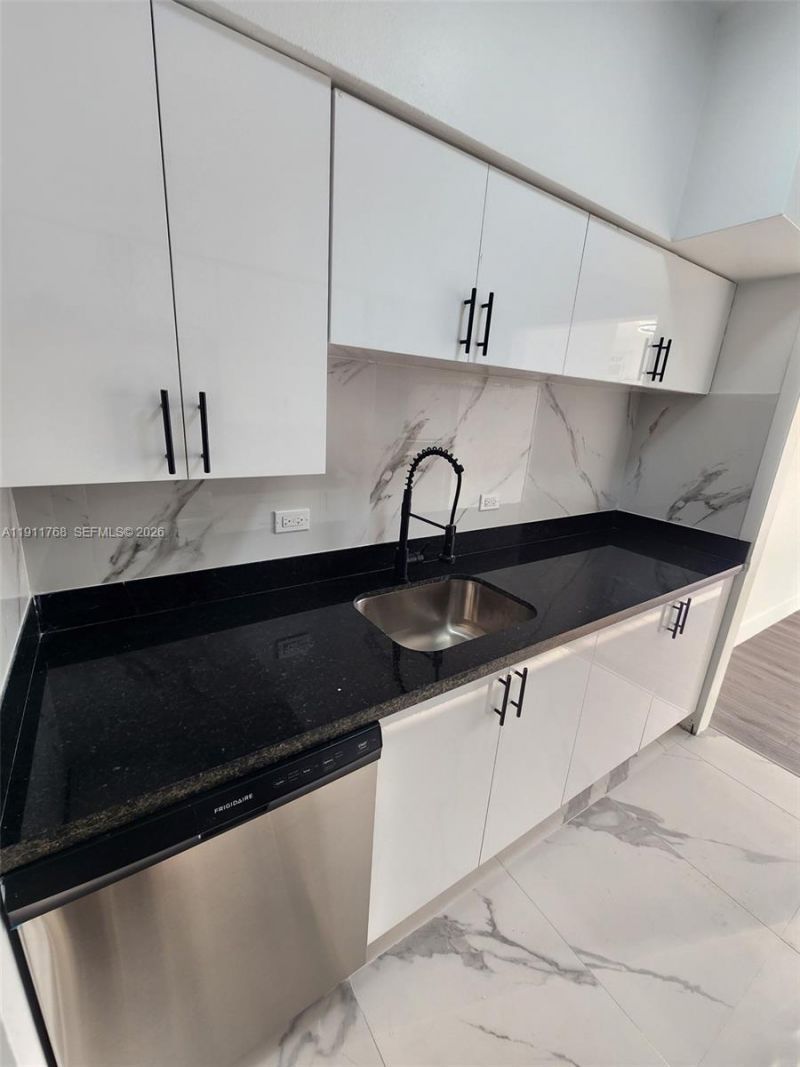 2101 Normandy Dr, Unit 216, Miami Beach, FL 33141 Photo