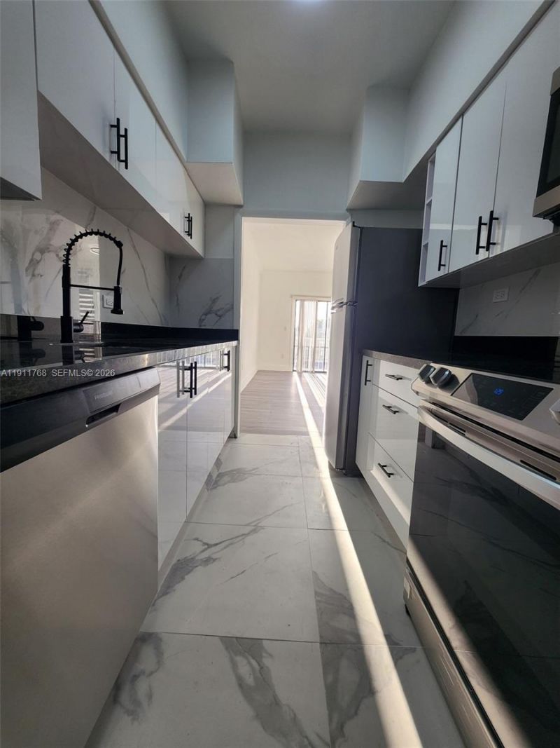 2101 Normandy Dr, Unit 216, Miami Beach, FL 33141 Photo