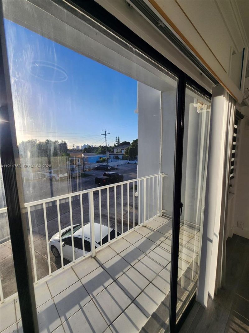 2101 Normandy Dr, Unit 216, Miami Beach, FL 33141 Photo