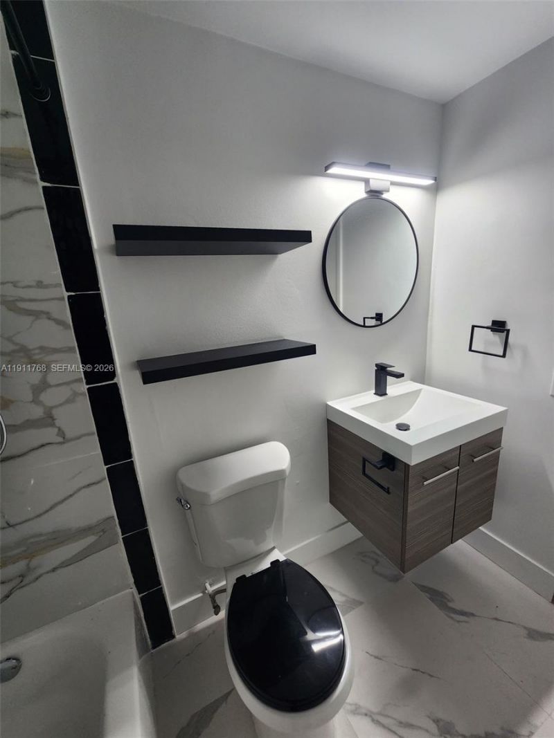 2101 Normandy Dr, Unit 216, Miami Beach, FL 33141 Photo