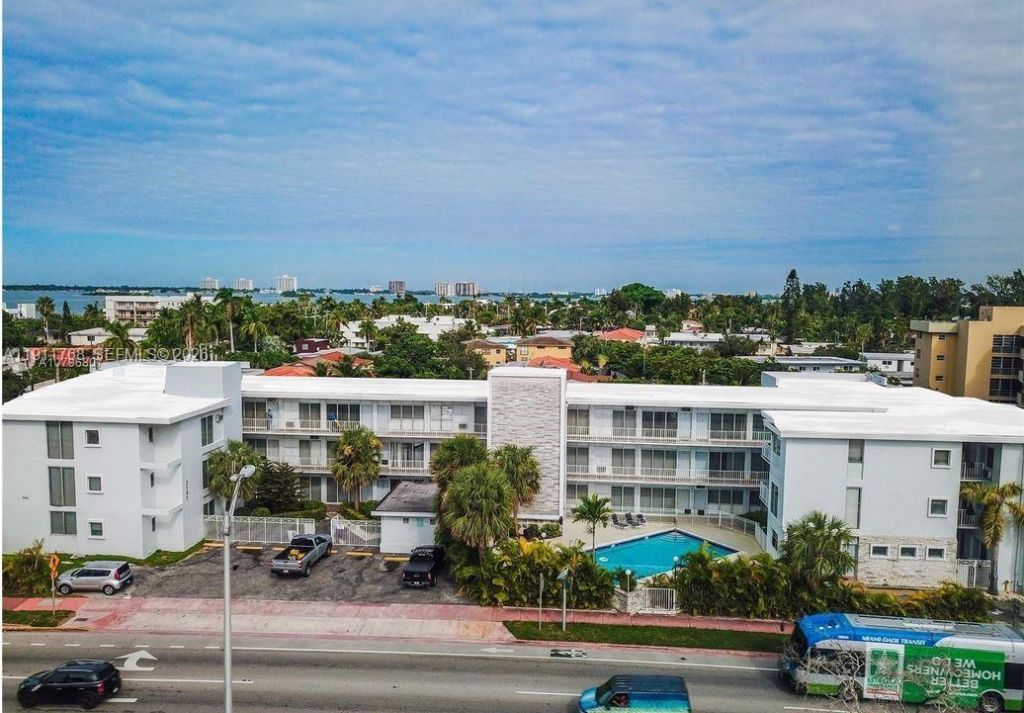 2101 Normandy Dr, Unit 216, Miami Beach, FL 33141 Photo