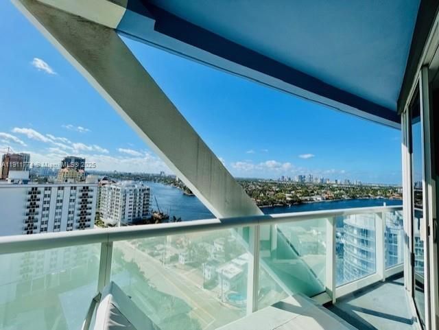 3101 Bayshore Dr, Unit 1701, Fort Lauderdale, FL 33304 Photo