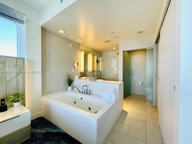 3101 Bayshore Dr, Unit 1701, Fort Lauderdale, FL 33304 Photo