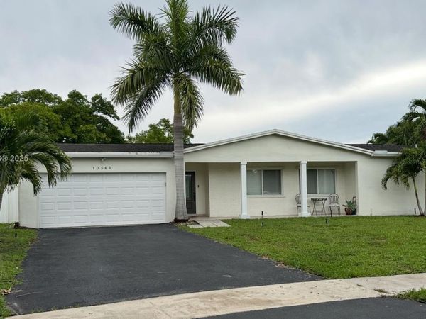 10563 NW 4th St, Plantation, FL 33324