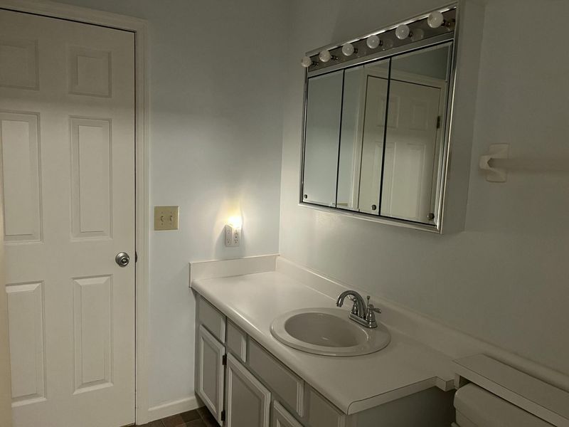 3126 Lakeview Court, Unit 3126, Springfield, OH 45503 Photo 12