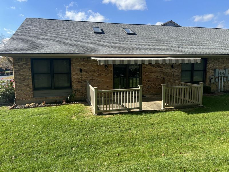 3126 Lakeview Court, Unit 3126, Springfield, OH 45503 Photo 2