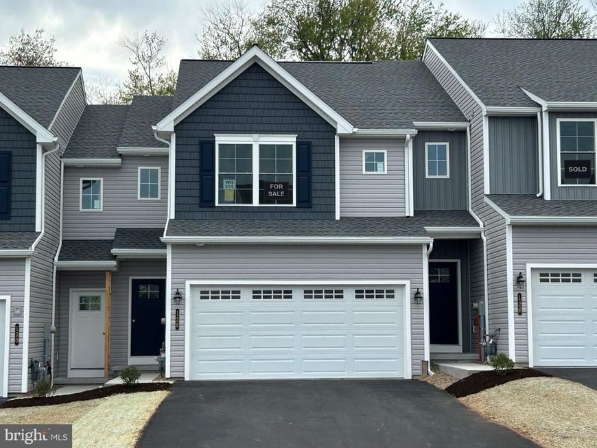 128 Magnolia Drive, Middletown, PA 17057 Main Photo