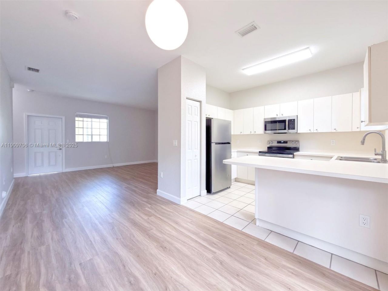 2610 NE 3rd Dr, Unit 203, Homestead, FL 33033 Photo