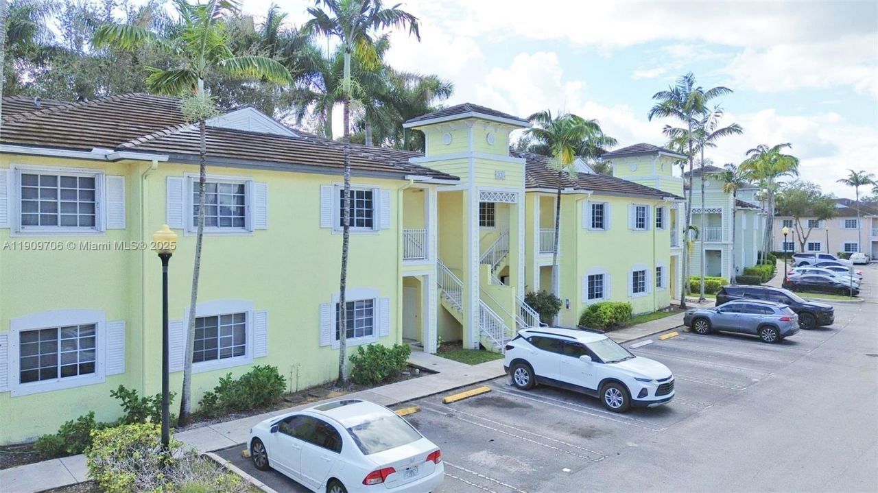 2610 NE 3rd Dr, Unit 203, Homestead, FL 33033 Photo