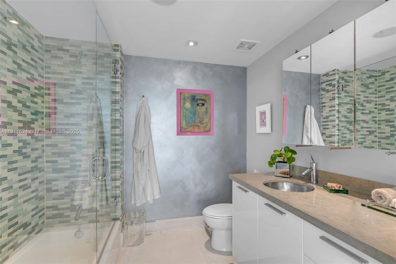 400 Alton Rd, Unit 706, Miami Beach, FL 33139 Photo