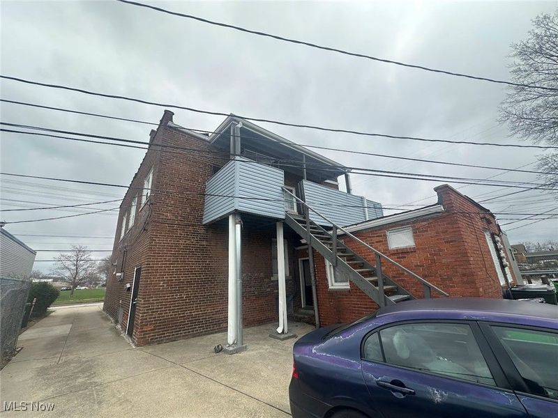 560 E 200th Street, Euclid, OH 44119 Photo 6