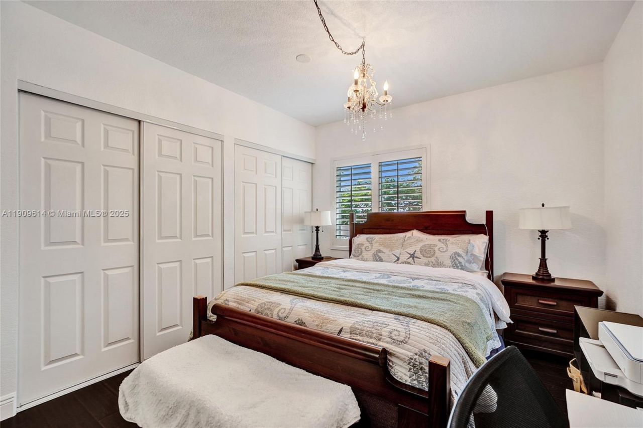 440 NW 38th Ct, Miami, FL 33126 Photo