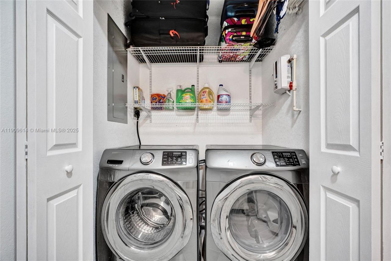 440 NW 38th Ct, Miami, FL 33126 Photo