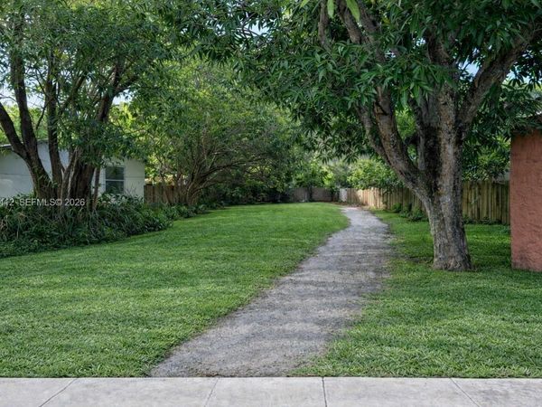 253 NW 46th St, Miami, FL 33127