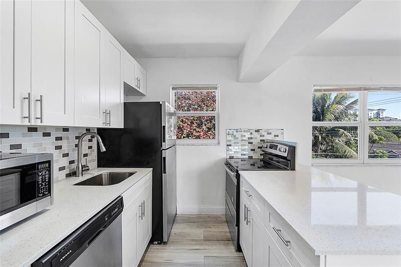 1100 NE 9th Avenue, Unit 302, Fort Lauderdale, FL 33304 Photo